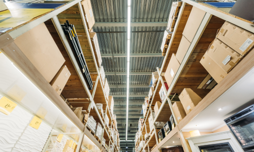 What is the Best Lighting for Warehouses and Logistics?